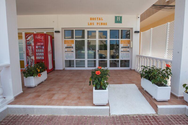 Hostal Los Pinos Es Cana Buitenkant foto